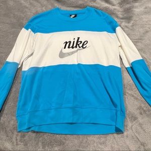 Nike women’s top